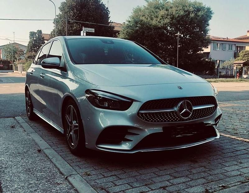 Argento Usata 2019 Mercedes B200 Premium Monovolume | 23.900 € (Cara) - Immagine 1/4