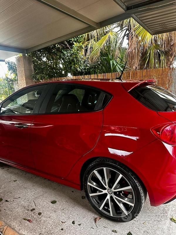 Usata Alfa Romeo Giulietta Veloce 241 CV (177 kW) 2016 Rosso Utilitaria