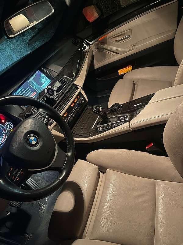Usata BMW 530 Luxury Line 258 CV (189 kW) 2015 Grigio Station wagon