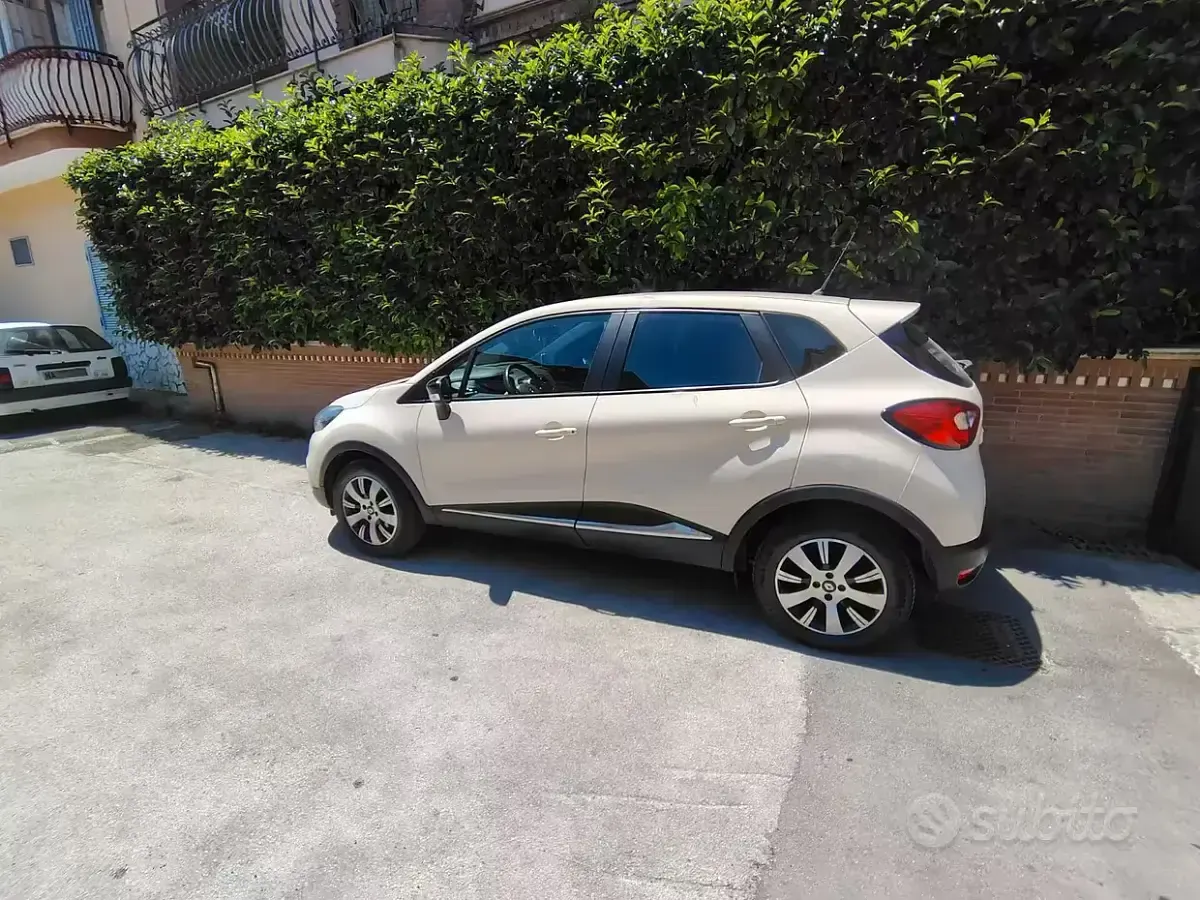 Usata Renault Captur 90 CV (66 kW) 2016 Bianco SUV