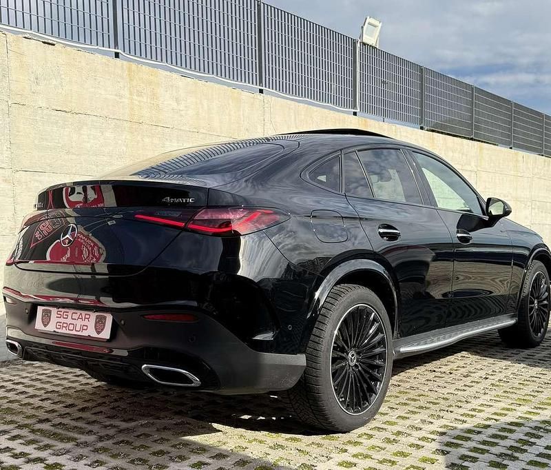 Usata Mercedes GLC300e AMG Line Premium Plus 269 CV (197 kW) 2024 Obsidian black metatallic SUV