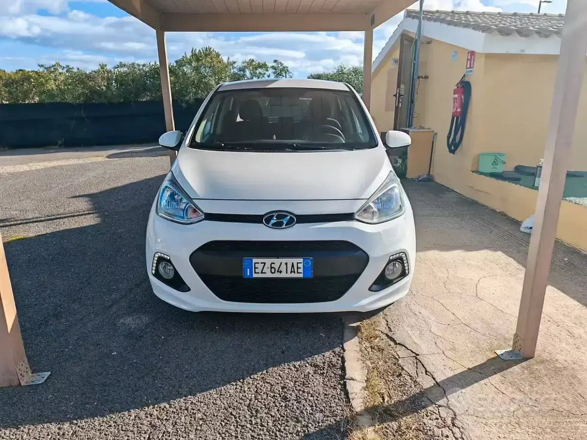 Begagnad Hyundai i10 66 HK (48 kW) 2015 Vit Halvkombi