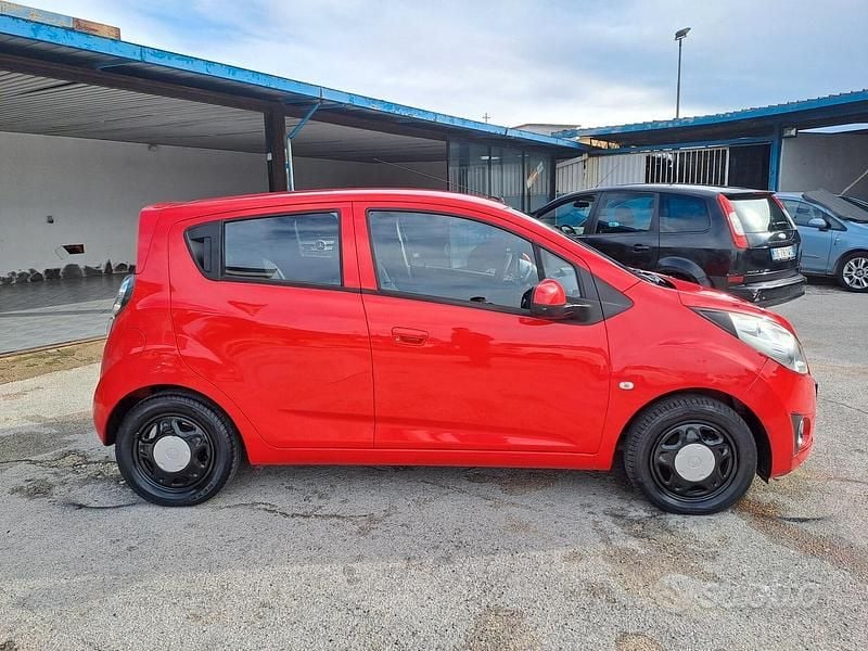 Usata Chevrolet Spark 68 CV (50 kW) 2012 Rosso Utilitaria