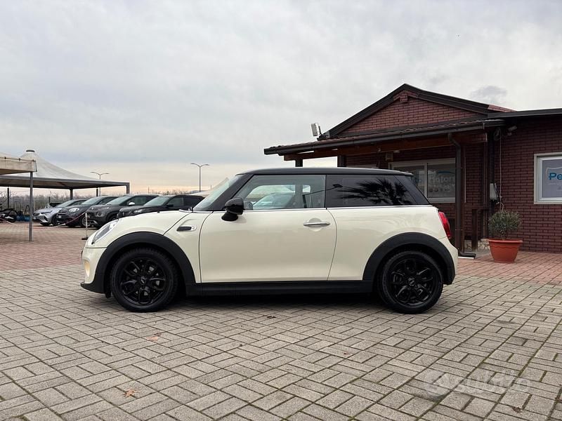 Usata Mini Cooper D 116 CV (85 kW) 2015 Bianco Utilitaria