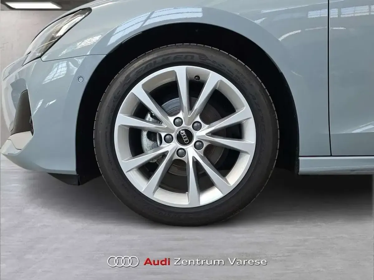 Usata Audi A3 Advanced 150 CV (110 kW) 2025 Grigio freccia Berlina