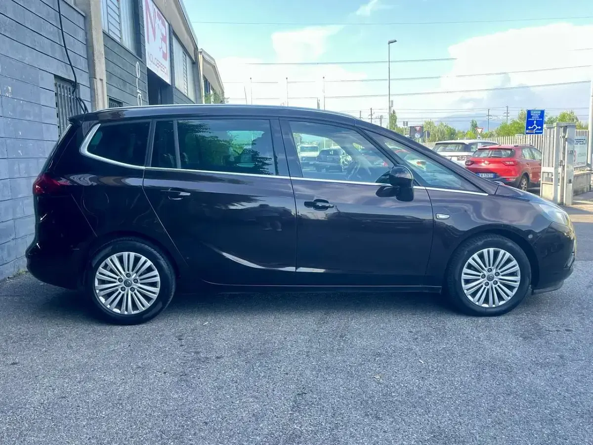 Usata Opel Zafira Tourer Cosmo 136 CV (100 kW) 2015 Nero Monovolume