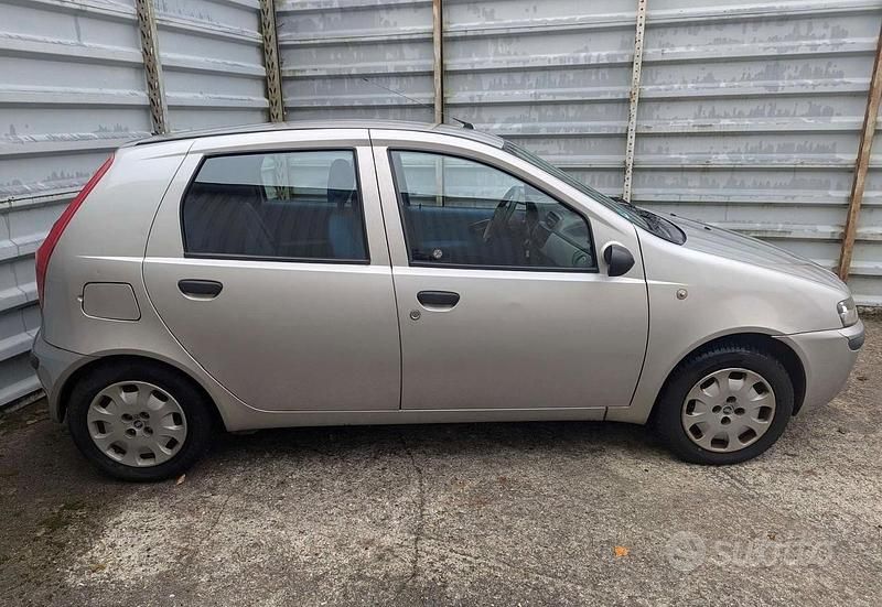 Usata Fiat Punto 60 CV (44 kW) 2001 Utilitaria