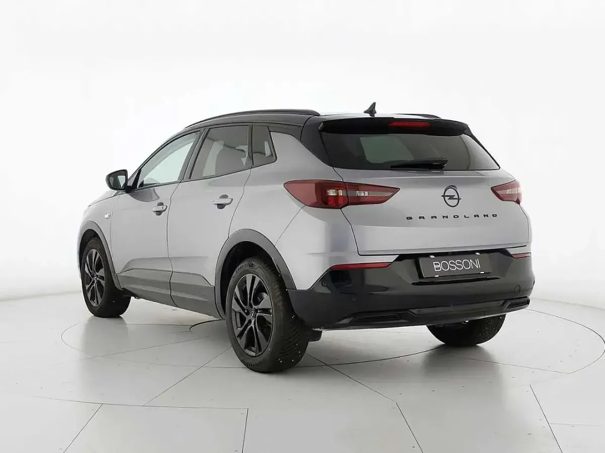 Usata Opel Grandland X GS Line 131 CV (96 kW) 2022 Arancione SUV