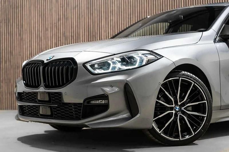 Usata BMW 118 136 CV (100 kW) 2024 Grigio Utilitaria
