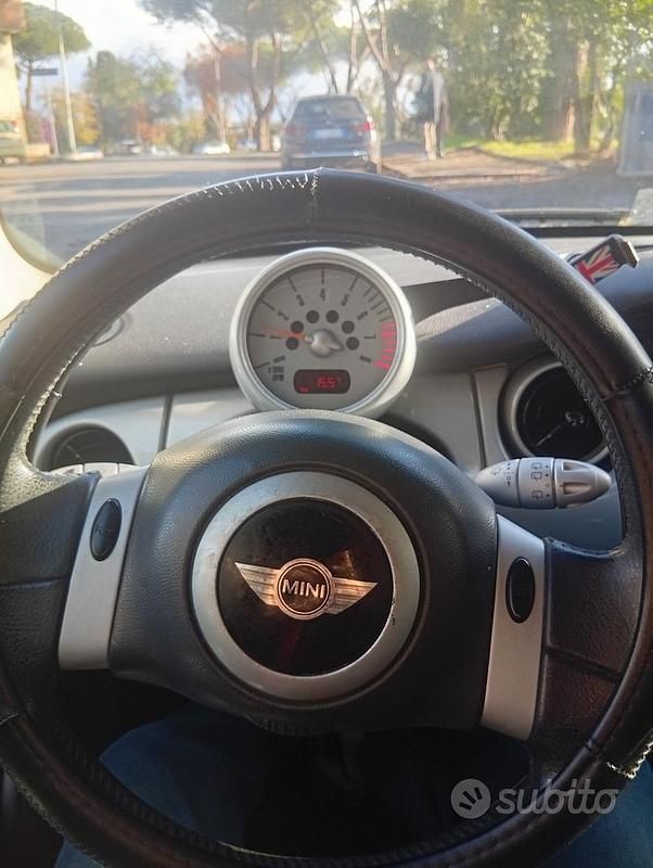 Begagnad Mini ONE 2003 Halvkombi
