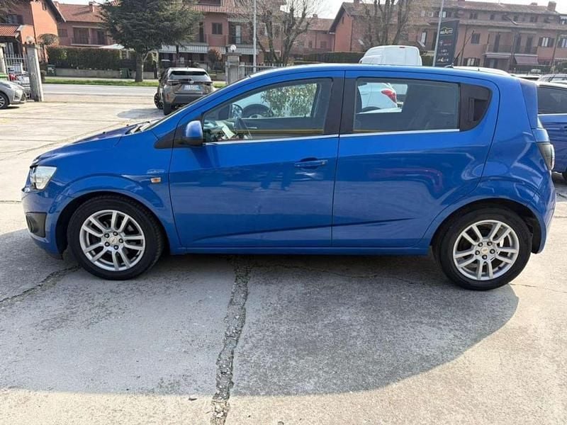 Usata Chevrolet Aveo LTZ 95 CV (69 kW) 2012 Blu Berlina