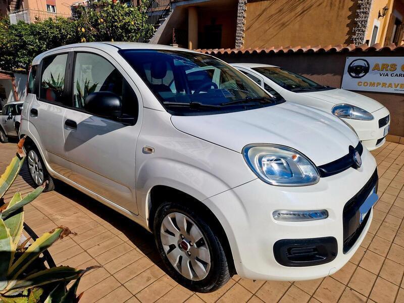 Usato 2012 Fiat Panda 1.2 Benzin 69 CV (5.900 €)