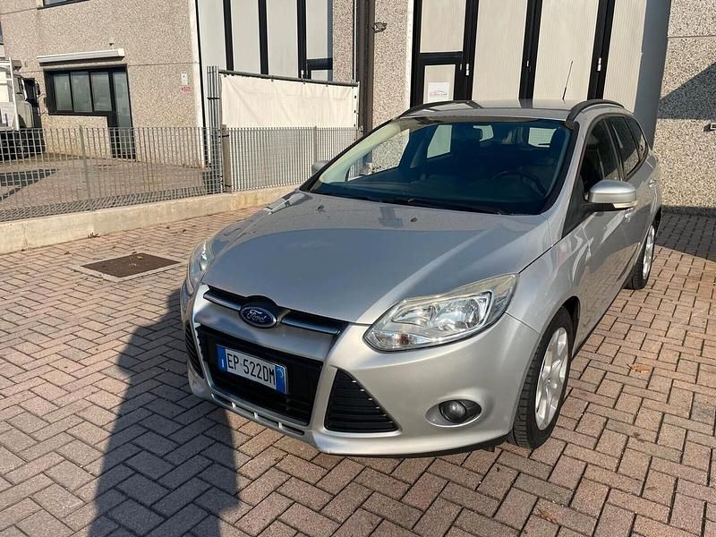 Usata Ford Focus 125 CV (91 kW) 2012 Argento Station wagon
