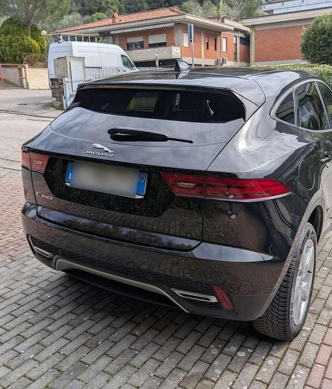 Usata Jaguar E-Pace R-Dynamic 163 CV (119 kW) 2022 Nero SUV