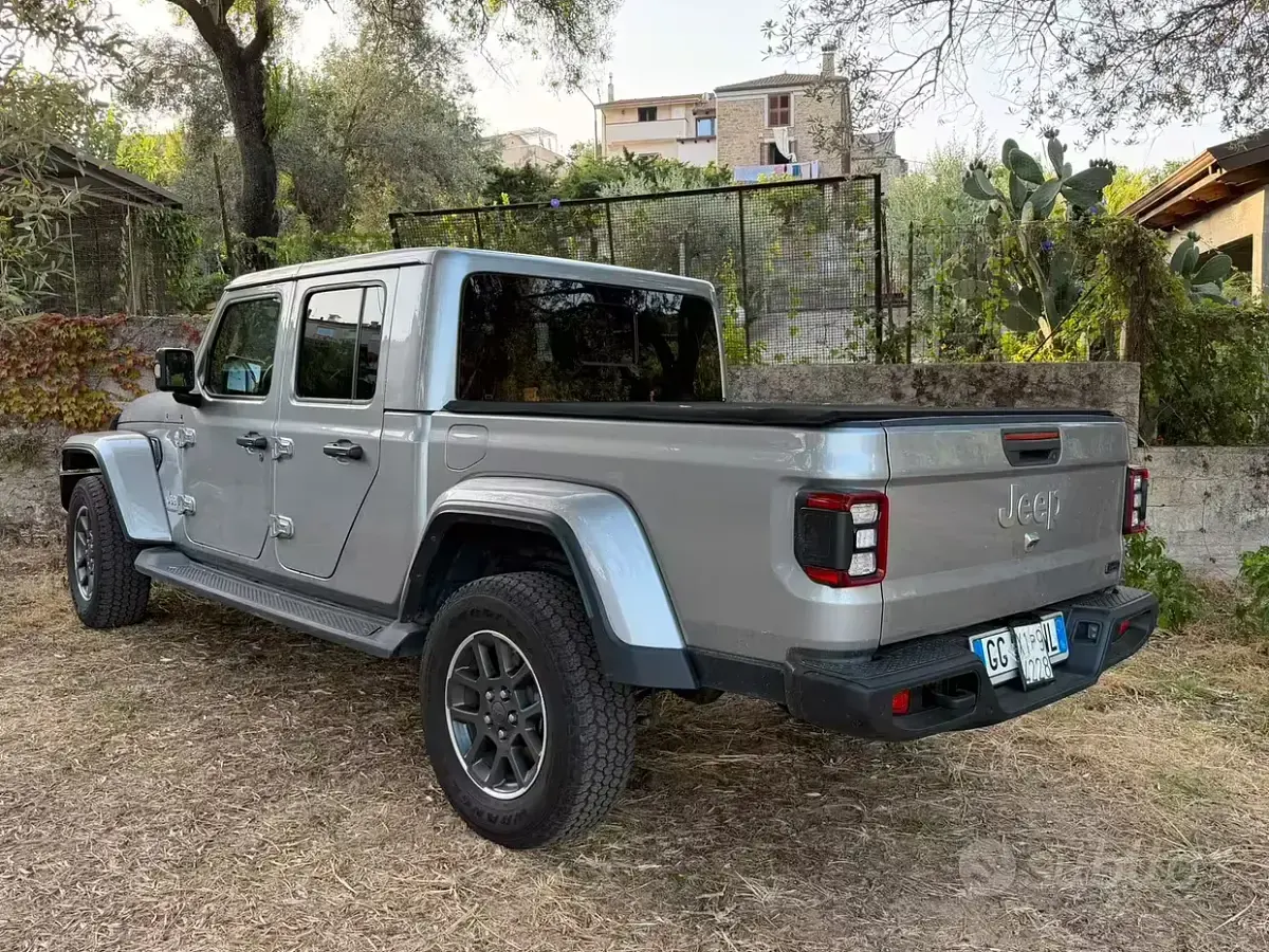 Usata Jeep Gladiator 264 CV (194 kW) 2021 Grigio Pick-up