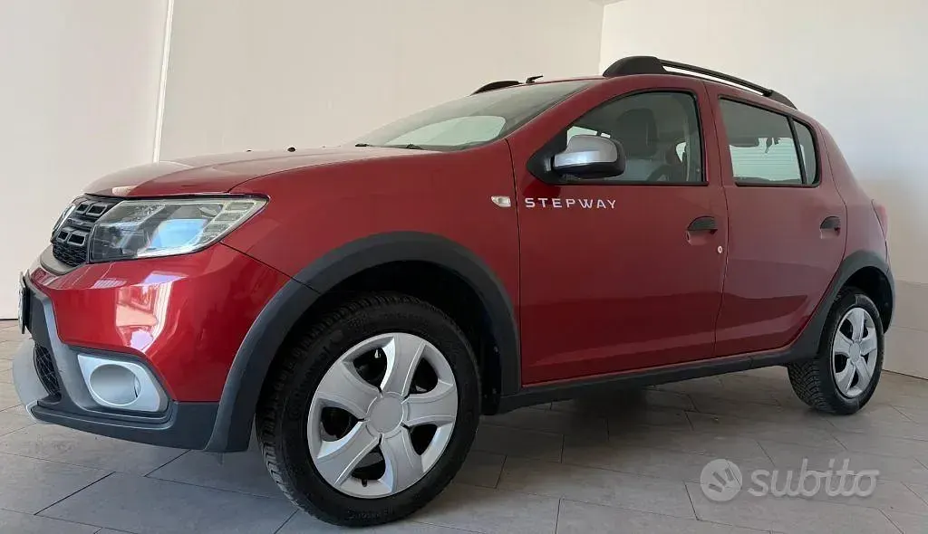 Usata Dacia Sandero Stepway 90 CV (66 kW) 2018 Rosso Berlina