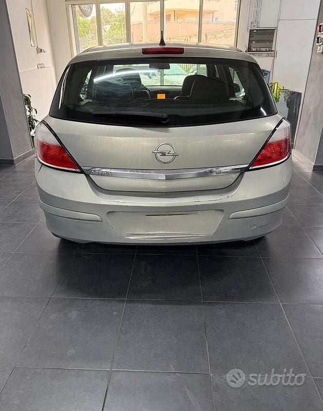 Occasion Opel Astra 2007 Gris Berline