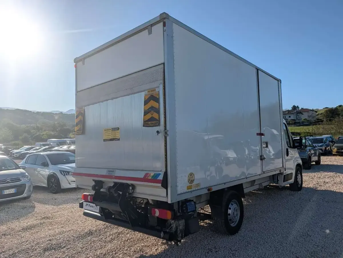Usata Peugeot Boxer S 165 CV (121 kW) 2022 Bianco okenite Furgone