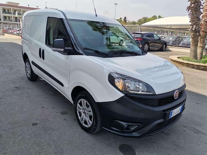 Usata Fiat Doblò 95 CV (69 kW) 2020 Bianco Monovolume