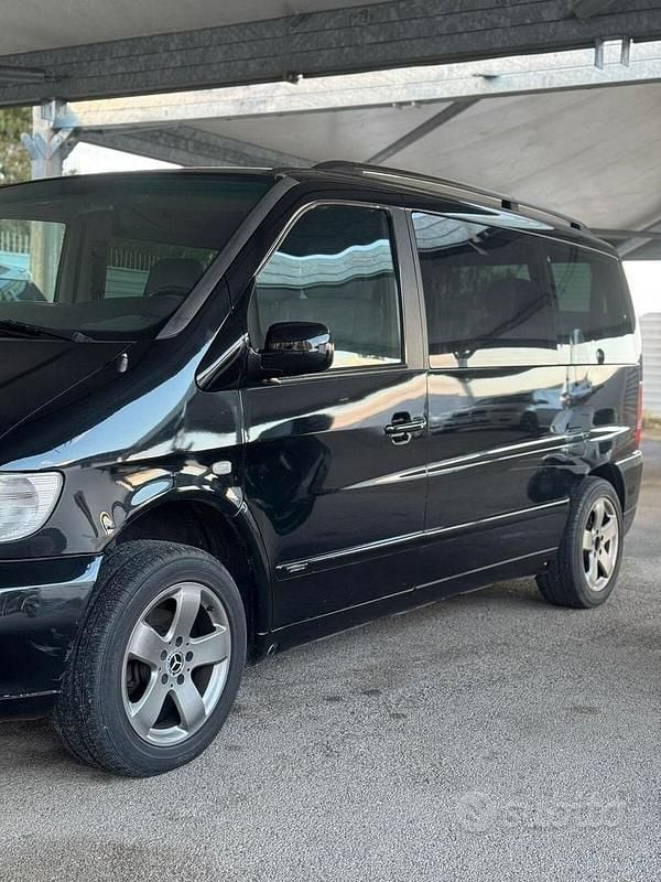 Usata Mercedes Vito 122 CV (89 kW) 2001 Nero Furgone