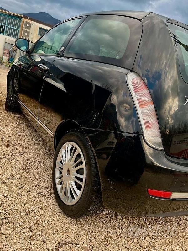 Usata Lancia Ypsilon Platinum 95 CV (69 kW) 2010 Nero Utilitaria