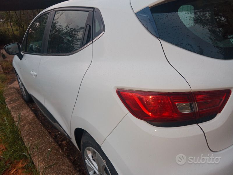 Bianco Usata 2017 Renault Clio IV Utilitaria | 4700 € (Buon prezzo) - Immagine 1/4