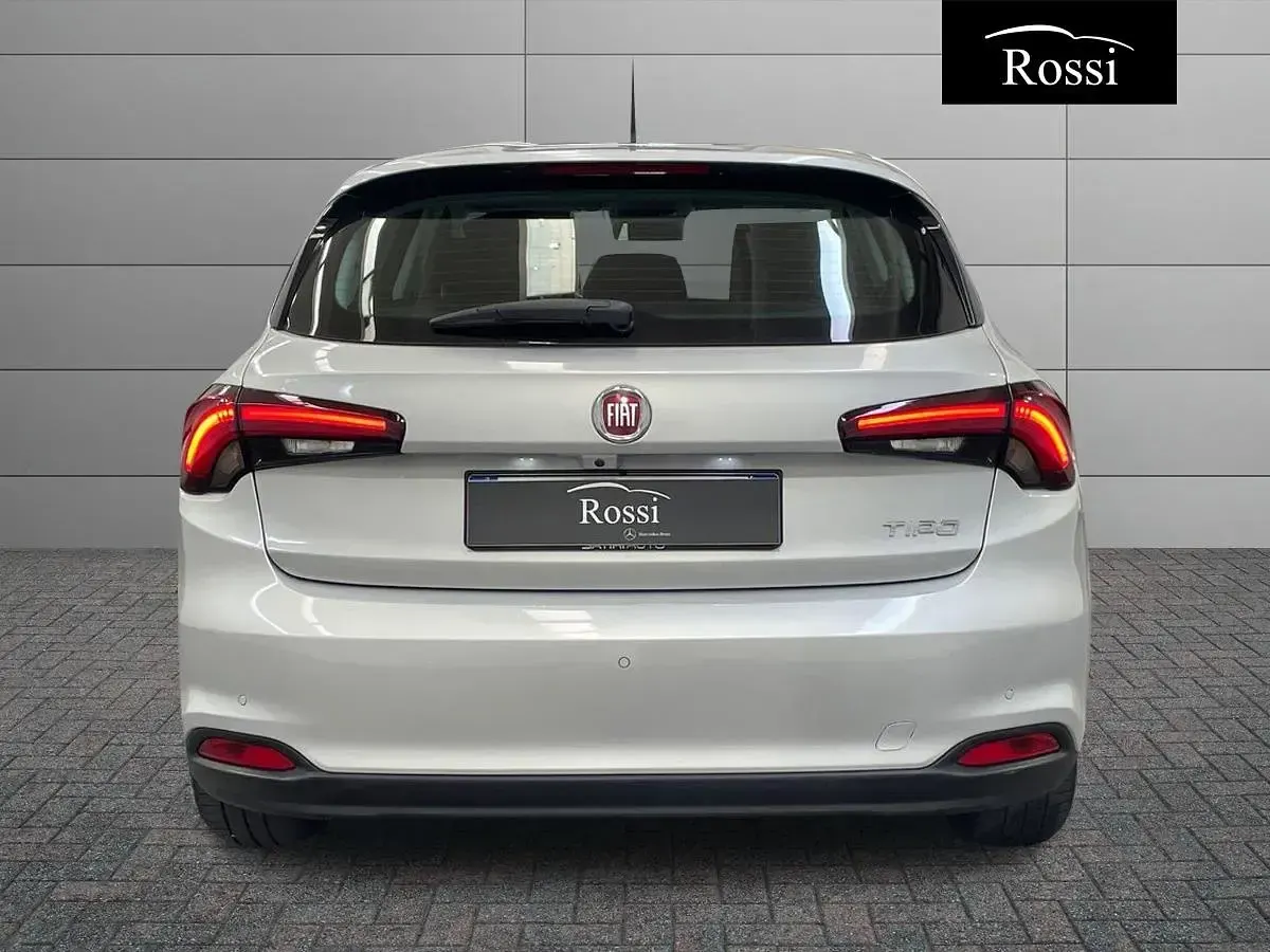 Usata Fiat Tipo Life 101 CV (74 kW) 2021 Argento metallizzato Berlina