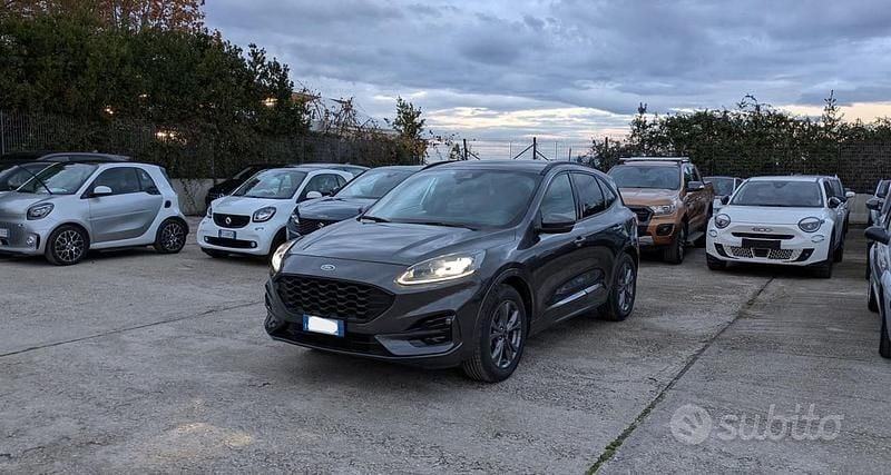 Grigio Usata 2020 Ford Kuga ST-Line SUV | 11.800 € (Super prezzo) - Immagine 1/4