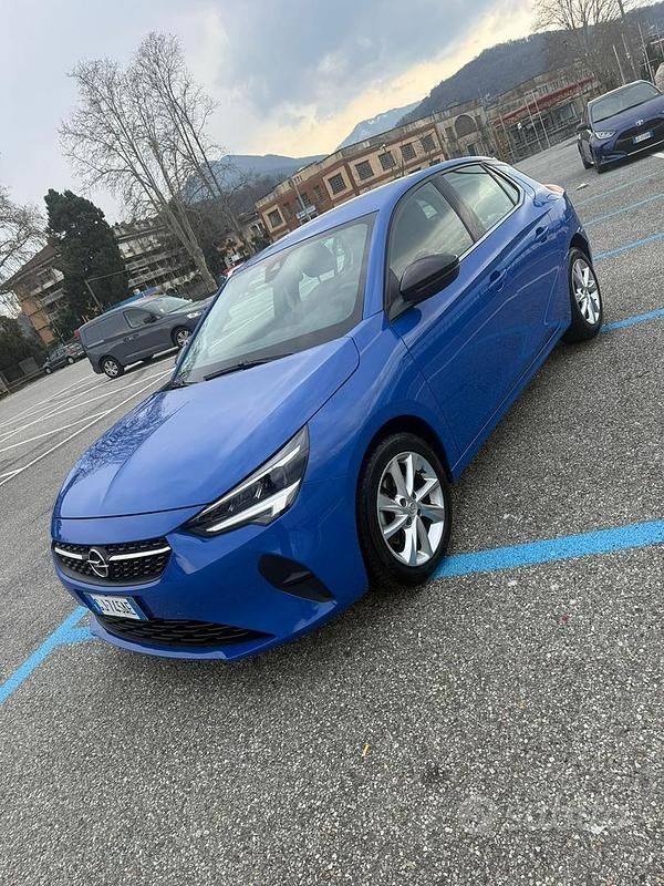 Usata Opel Corsa Elegance 101 CV (74 kW) 2022 Blu Utilitaria