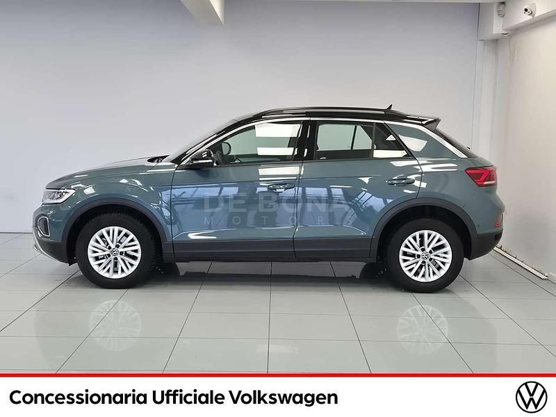 Usata VW T-Roc Life 110 CV (80 kW) 2023 Azzurro SUV