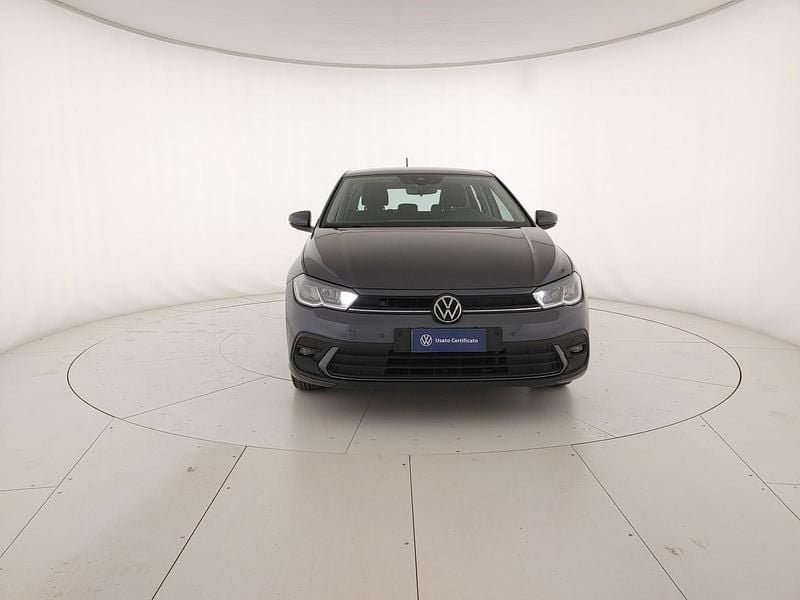 Usata VW Polo Life 95 CV (69 kW) 2023 Smoky grey metallizzato Utilitaria