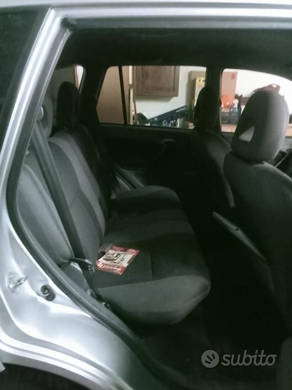 Usata Toyota RAV4 2003 Grigio SUV