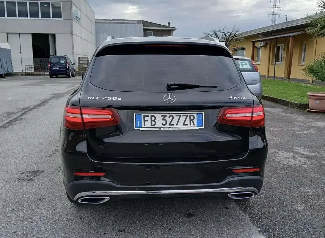 Usata Mercedes GLC250 204 CV (150 kW) 2016 Nero SUV