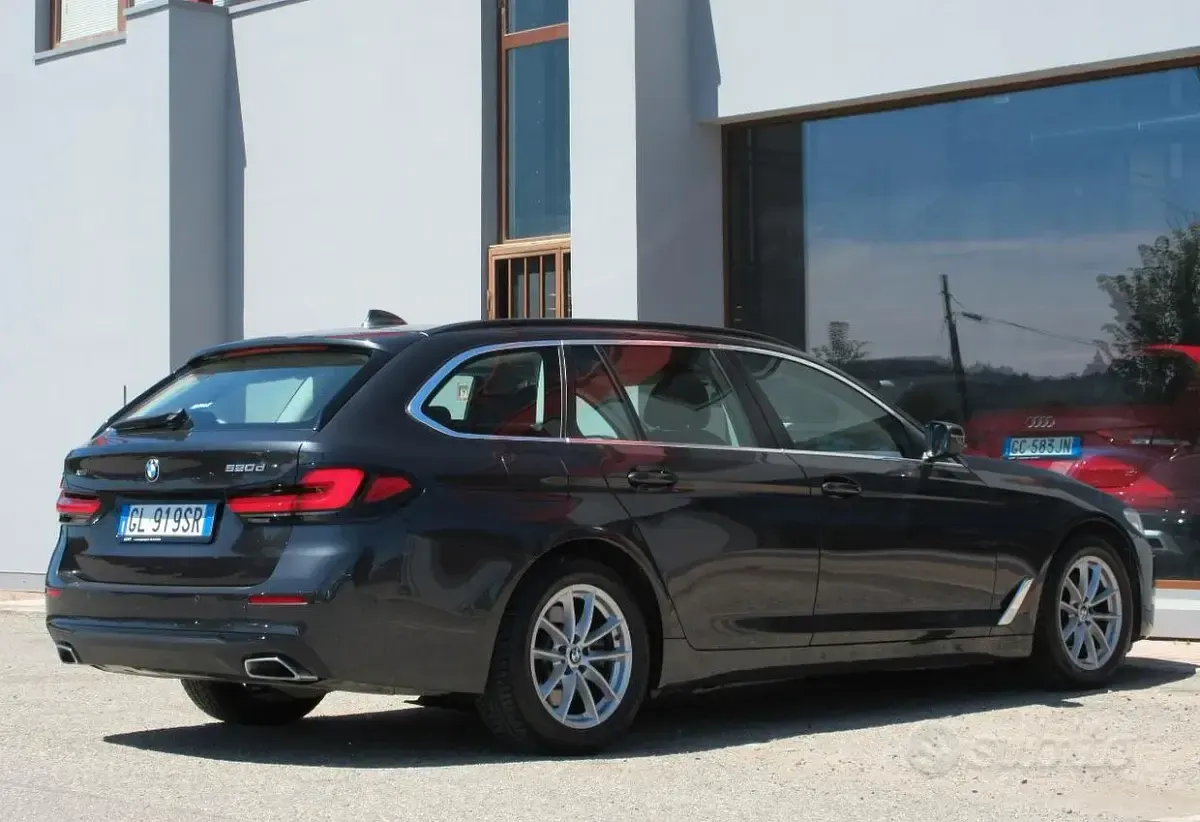 Usata BMW 520 190 CV (139 kW) 2022 Sophistograu metallic Berlina