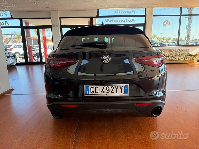 Usata Alfa Romeo Stelvio Sprint 190 CV (139 kW) 2020 Nero SUV