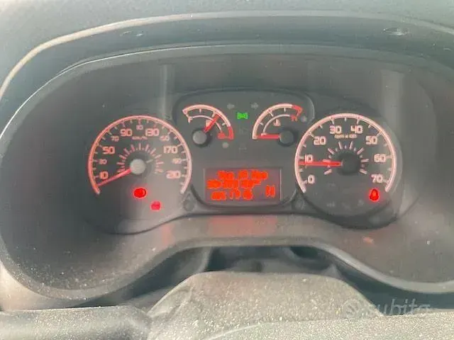 Usata Fiat Doblò 90 CV (66 kW) 2011 Bianco Monovolume