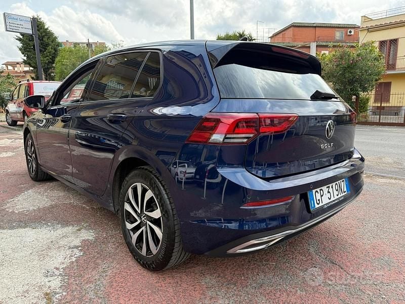 Usata VW Golf VIII 150 CV (110 kW) 2022 Blu Station wagon