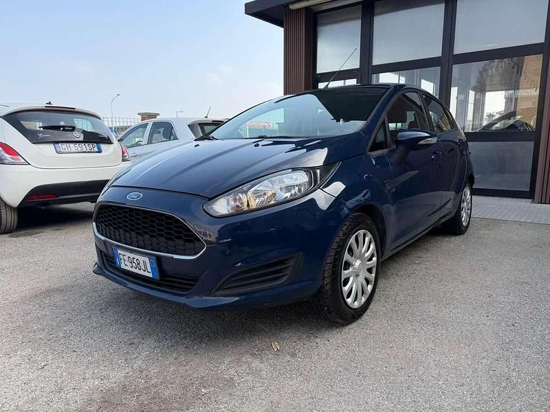 Usata Ford Fiesta Business Edition 75 CV (55 kW) 2016 Blu/azzurro Utilitaria