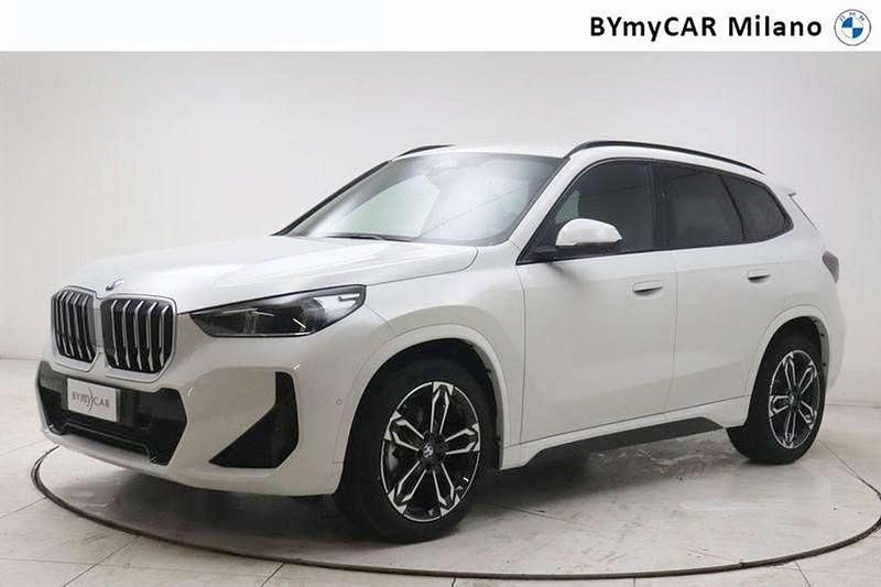 Nuova BMW X1 M Sport 136 CV (100 kW) 2026 Alpin white pastello SUV