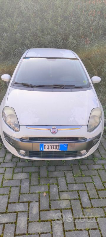 Bianco Usata 2010 Fiat Grande Punto Due volumi | 2900 € (Cara) - Immagine 1/4