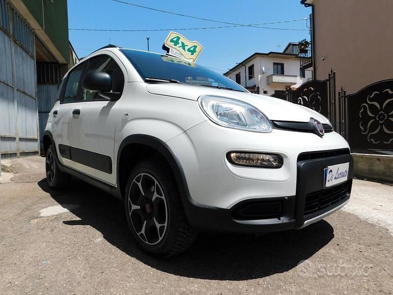 Usata Fiat Panda 4x4 86 CV (63 kW) 2020 Bianco Utilitaria