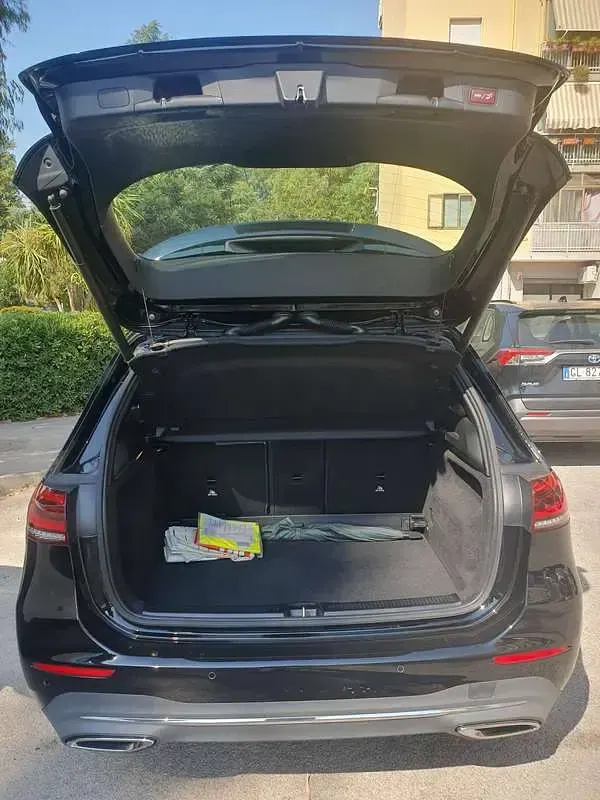 Usata Mercedes B180 116 CV (85 kW) 2022 Nero Utilitaria