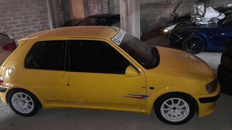 Usata Peugeot 106 S16 118 CV (86 kW) 2003 Giallo Utilitaria