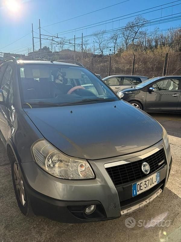 Usata Fiat Sedici 120 CV (88 kW) 2007 Grigio SUV