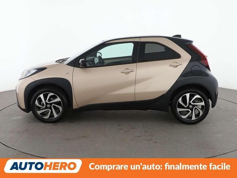 Usata Toyota Aygo X Trend 72 CV (52 kW) 2025 Oro SUV