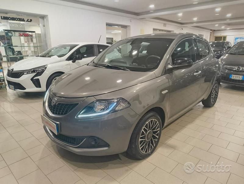 Usata Lancia Ypsilon S 69 CV (50 kW) 2024 Grigio Utilitaria