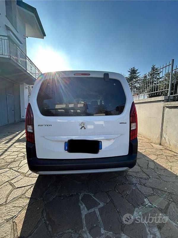 Usata Peugeot Rifter GT-line 131 CV (96 kW) 2019 Bianco Monovolume