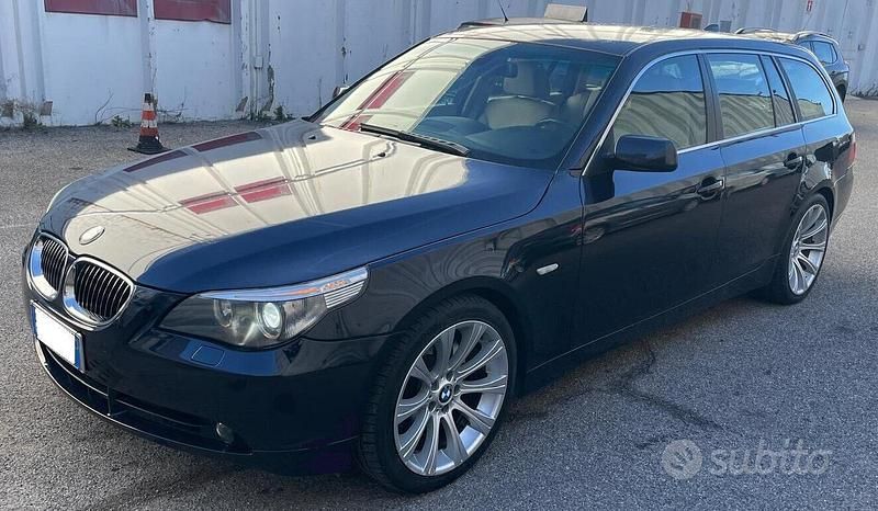 Blu Usata 2006 BMW 530 Comfort Edition Station wagon | 8500 € (Molto cara) - Immagine 1/4