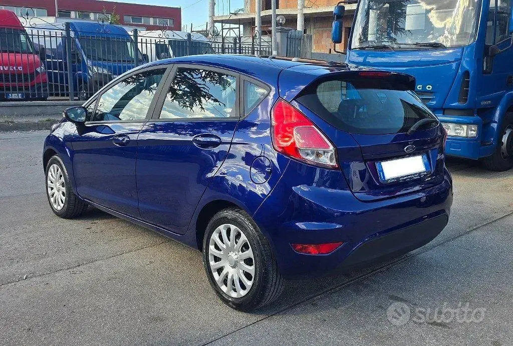 Usata Ford Fiesta Business Edition 75 CV (55 kW) 2017 Blu Utilitaria