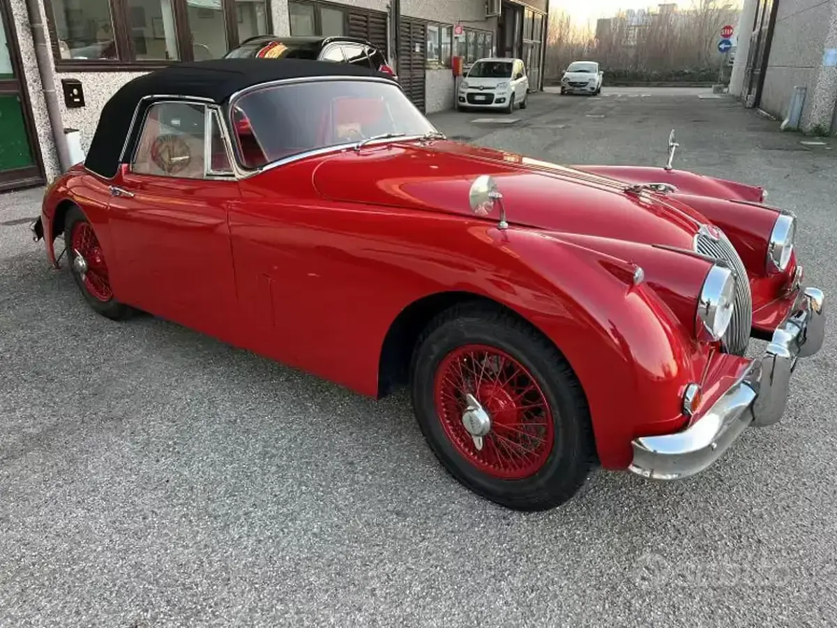 Usata Jaguar XK 190 CV (139 kW) 1950 Rosso Cabrio